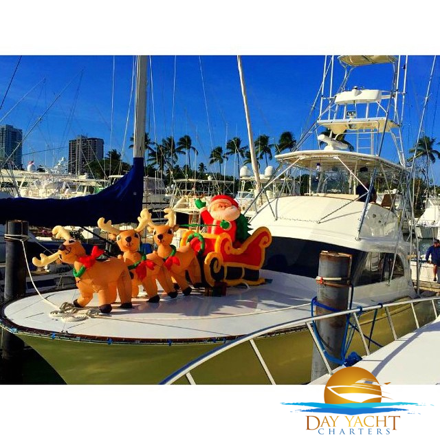 Sunset cruise along the Fajardo coastline, Puerto Rico boat rental